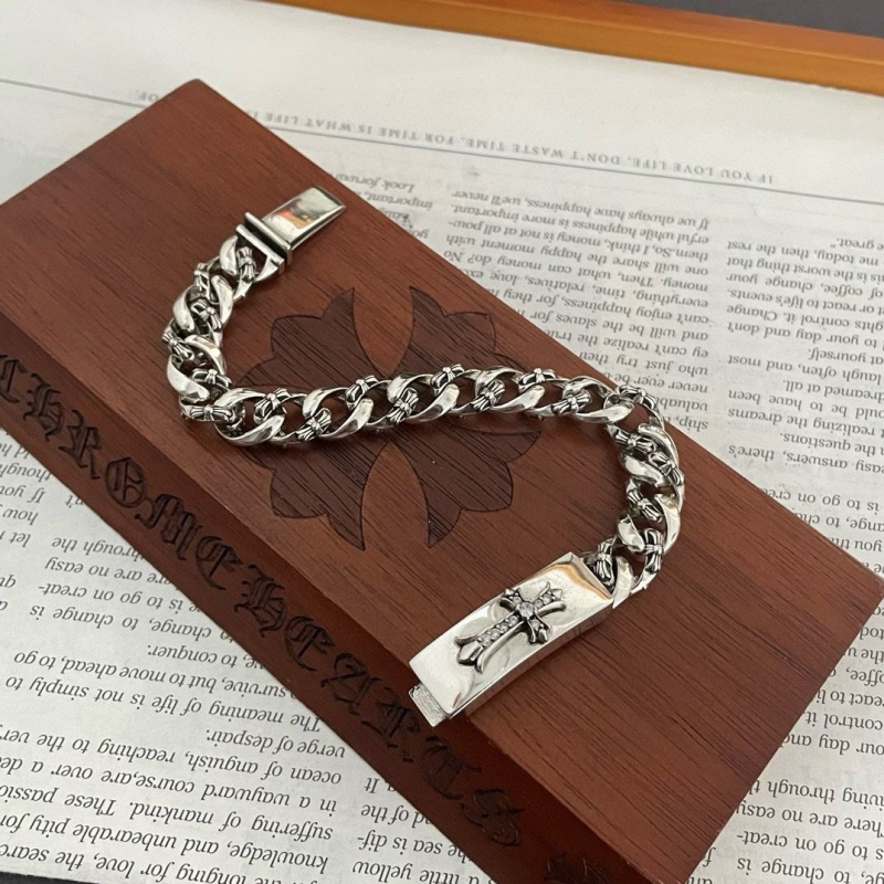 Ch*0me He**ts bracelets